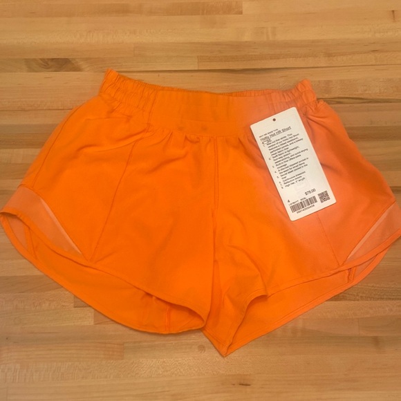 lululemon athletica Shorts Euc Hotty Hot Hr Short 4 Linedsize 4